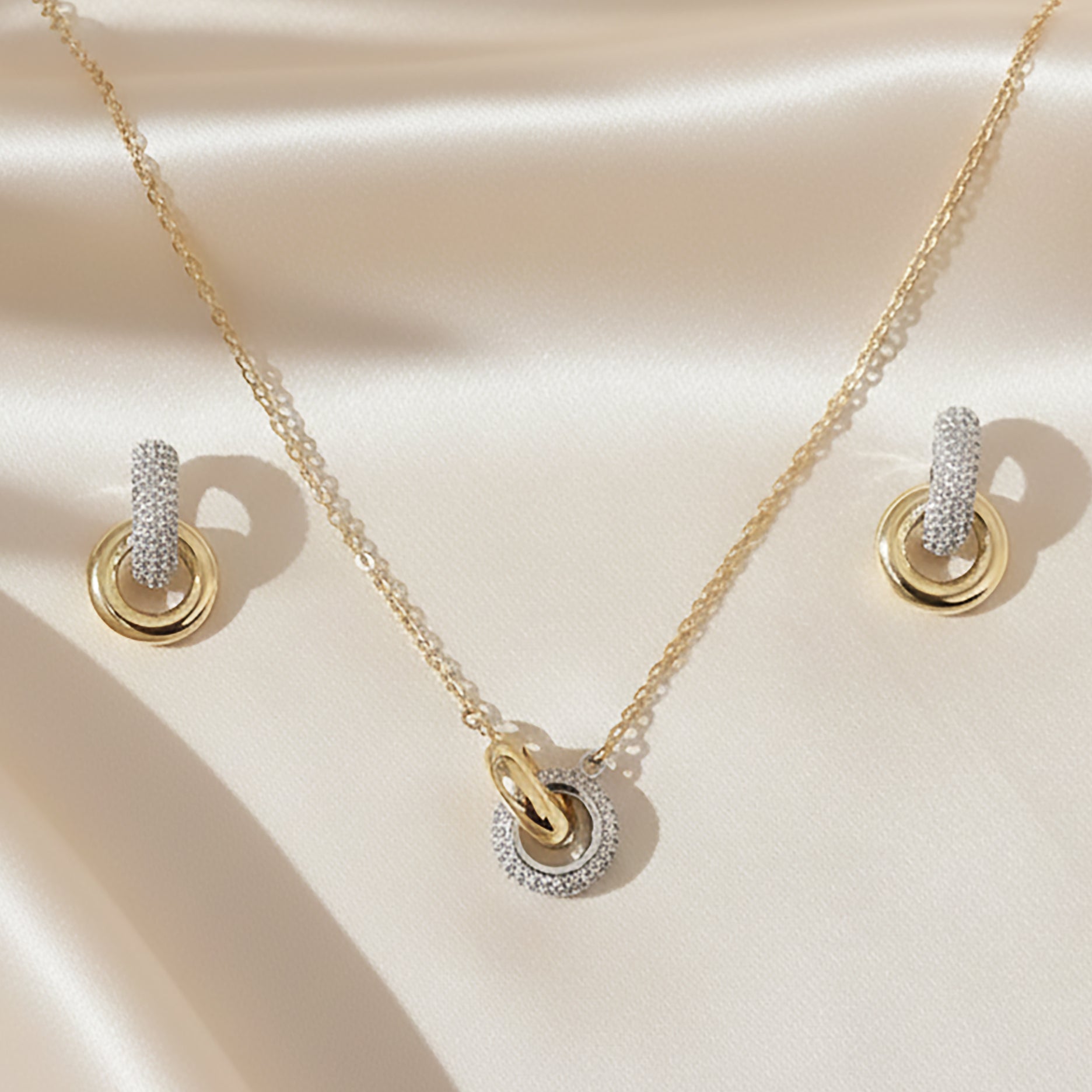 Linked – Parure à Anneaux Contrastés