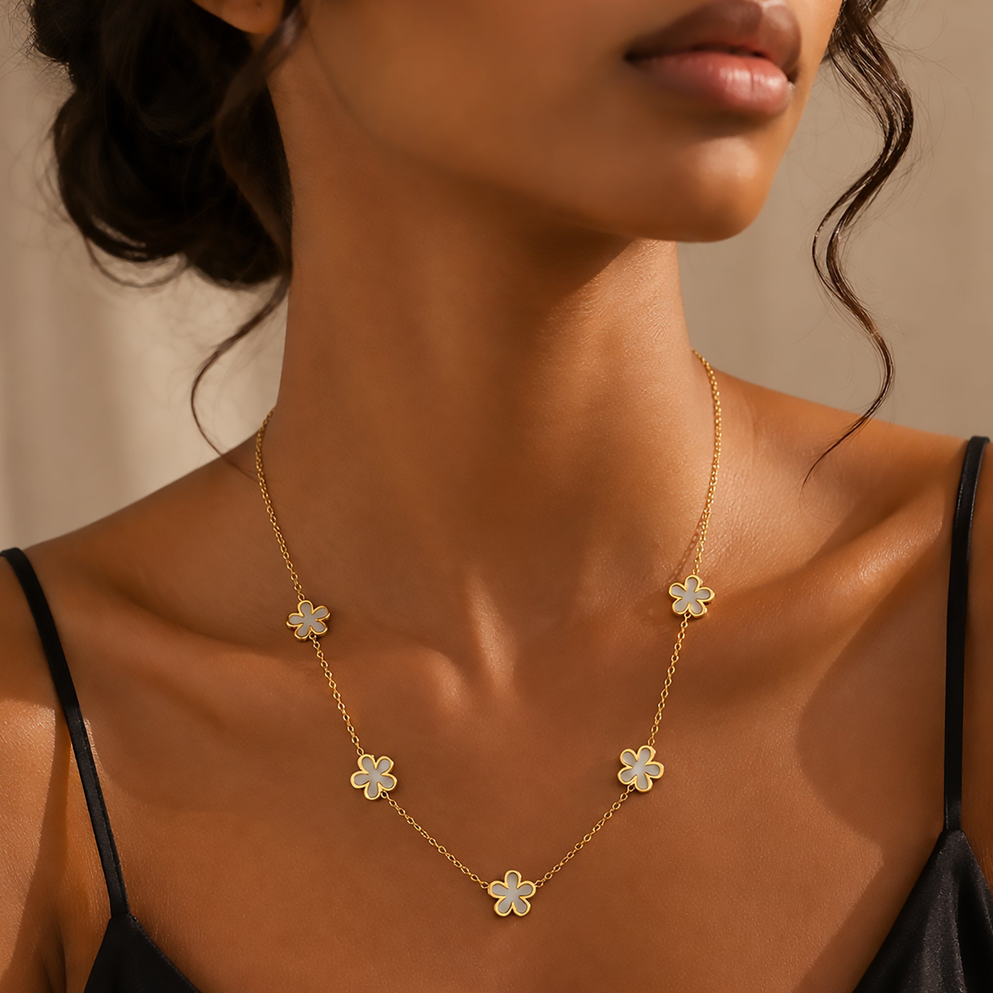 White Blossom Necklace